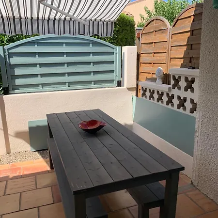 Hébergement de vacances Maison Proche Village Naturiste - 7 Personnes *