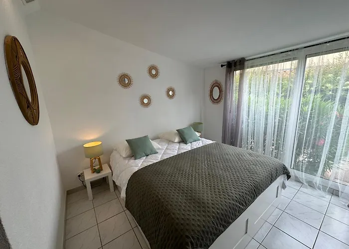 Maison Proche Village Naturiste - 7 Personnes *