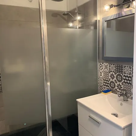 Maison Proche Village Naturiste - 7 Personnes Vakantiehuis