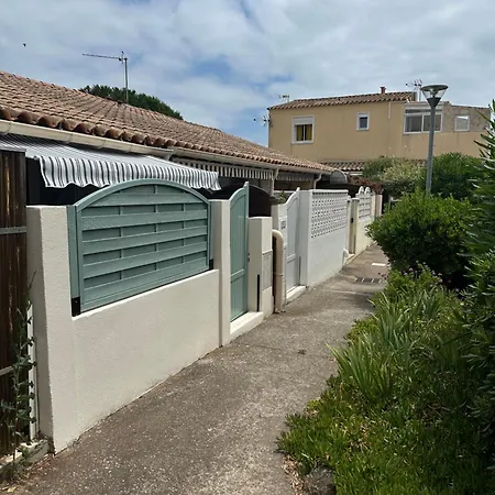 Maison De La Proche Village Naturiste 7 Personnes 아그