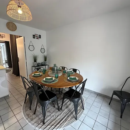 Maison De La Proche Village Naturiste 7 Personnes * 아그