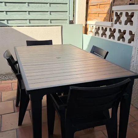 펜션 Maison De La Proche Village Naturiste 7 Personnes *