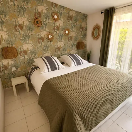 Maison De La Proche Village Naturiste 7 Personnes *