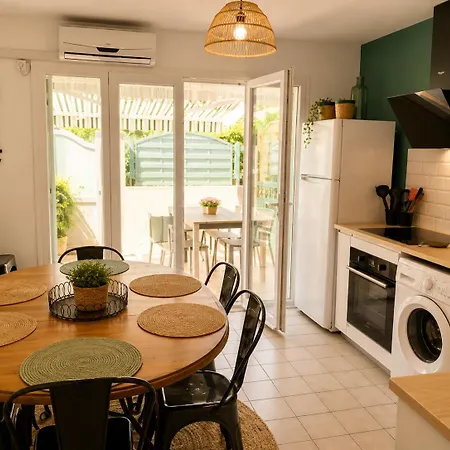 Maison De La Proche Village Naturiste 7 Personnes 펜션 아그