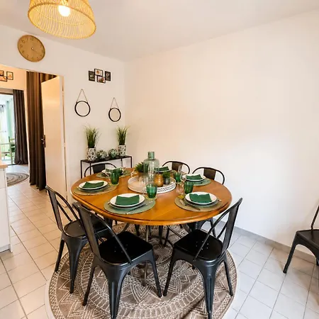 Maison De La Proche Village Naturiste 7 Personnes *