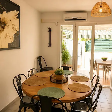 Maison De La Proche Village Naturiste 7 Personnes * 아그