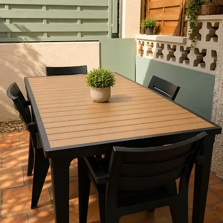 펜션 Maison De La Proche Village Naturiste 7 Personnes *