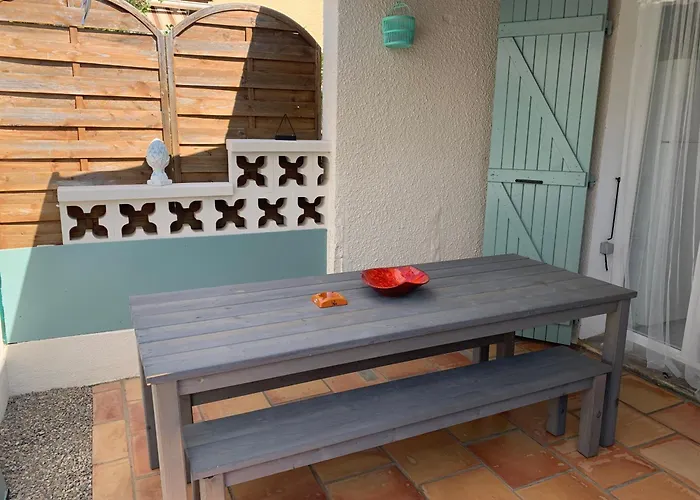 Feriehus Maison Proche Village Naturiste - 7 Personnes *