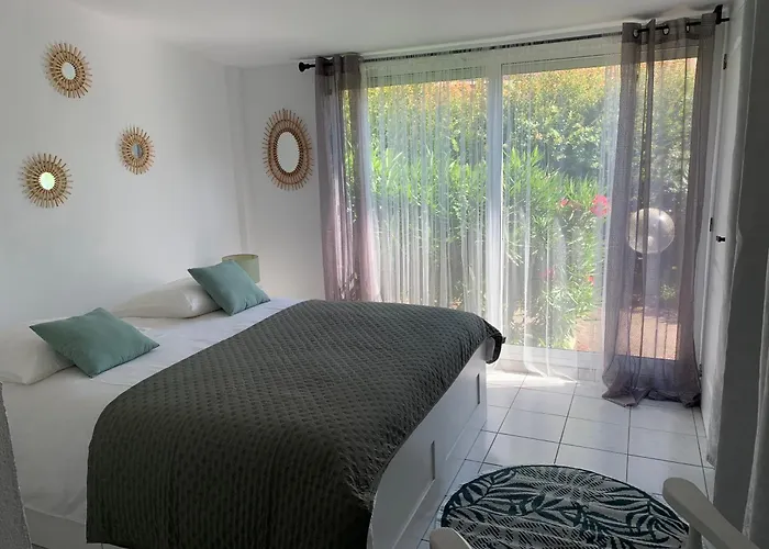 Maison Proche Village Naturiste - 7 Personnes * Agde