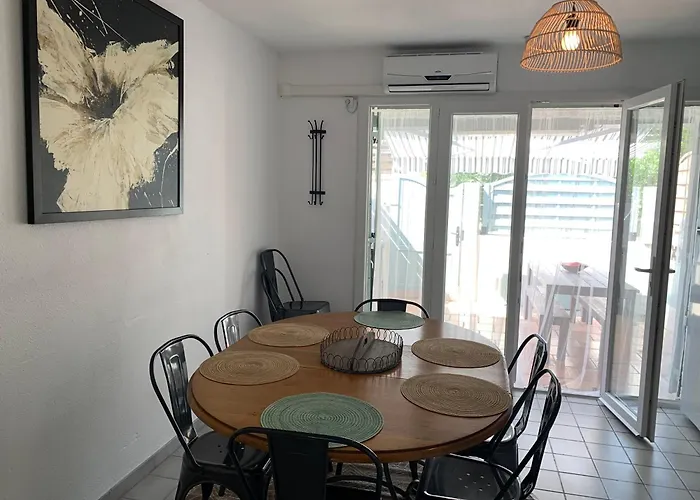 Maison Proche Village Naturiste - 7 Personnes