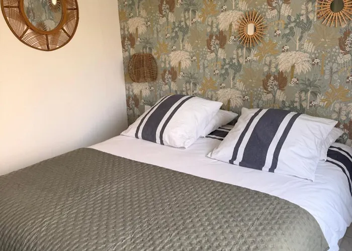 Dom wakacyjny Maison Proche Village Naturiste - 7 Personnes *